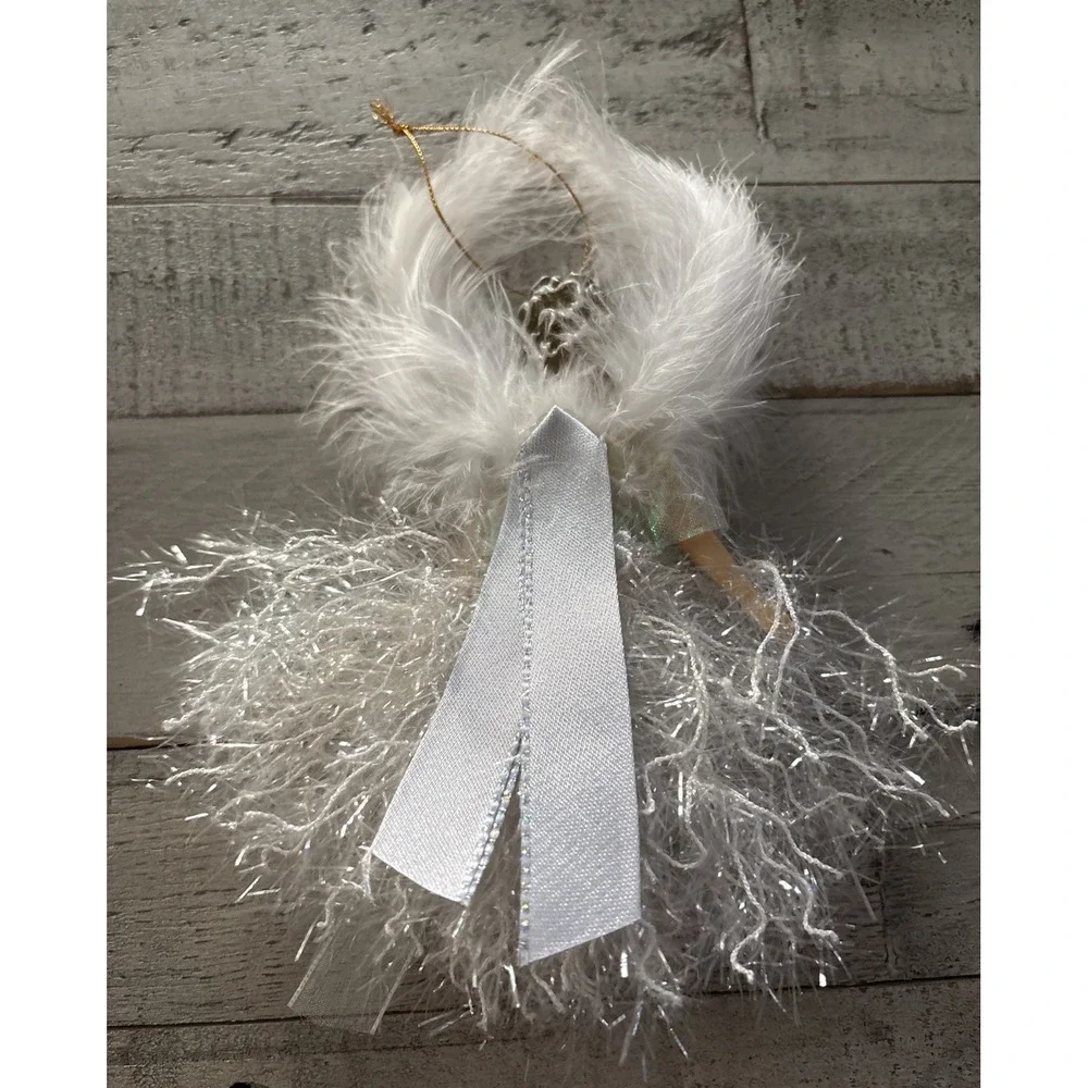 April Birthstone‎ Angel W/Feather Wings 2005 Vintage Christmas Ornament